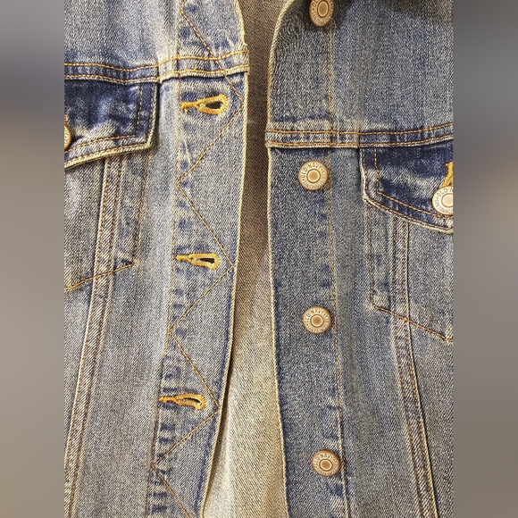 Old Navy Lightwash Jean Jacket | Size Large - Picture 6 of 7
